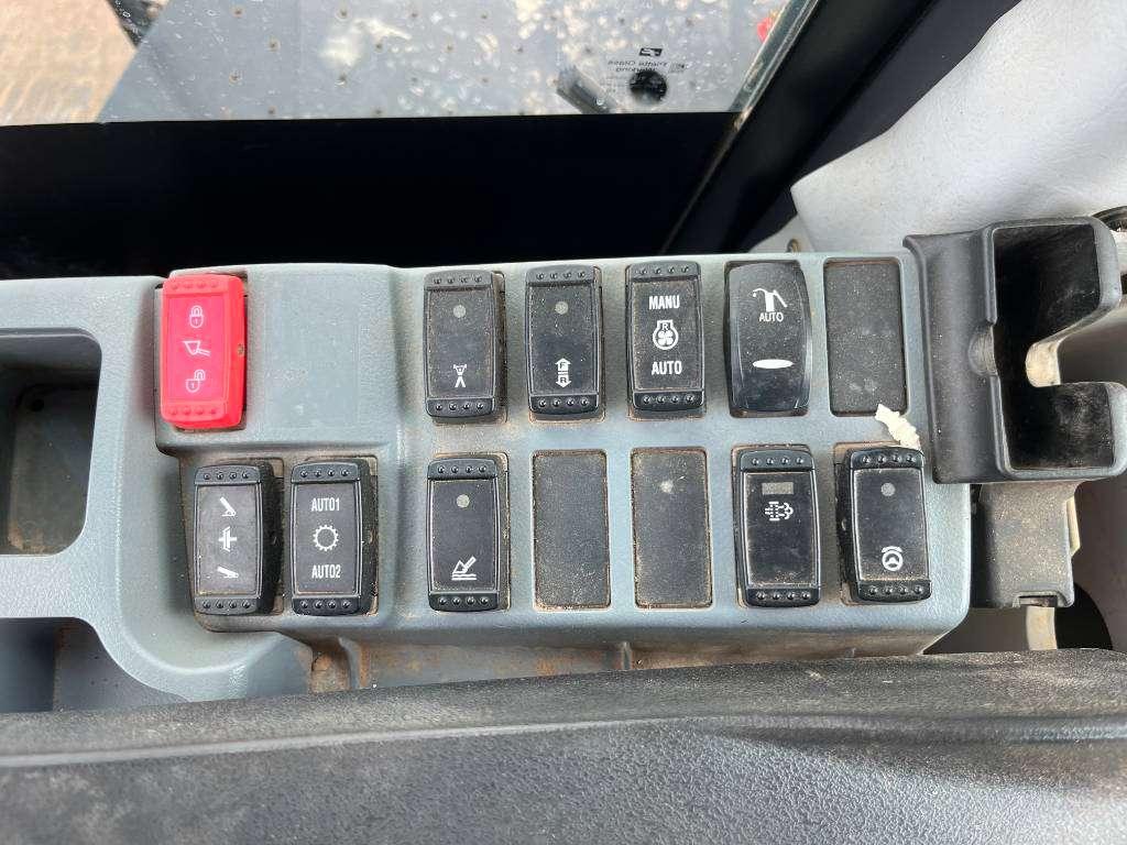 Hitachi ZW310-6 - Automatic Greasing / GOOD TYRES Foto 10