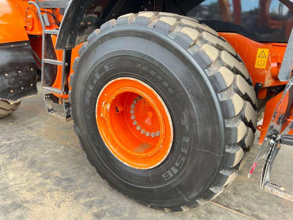 Hitachi ZW310-6 - Automatic Greasing / GOOD TYRES Foto 24