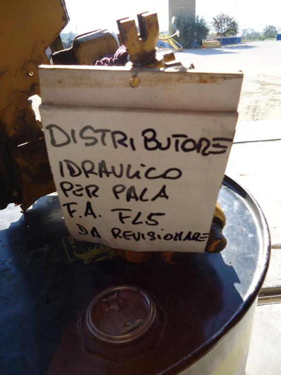Distributore idraulico per Fiat Allis FL5 Foto 5
