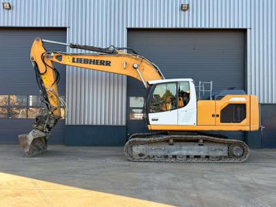Liebherr R922LC in vendita da Big Machinery