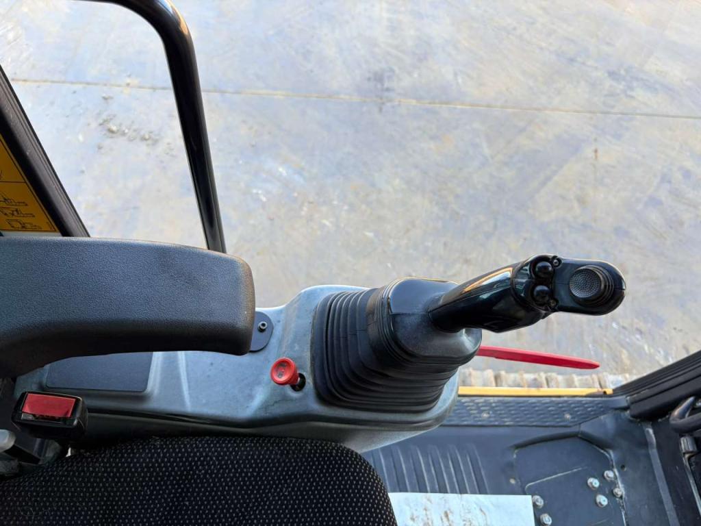 Liebherr R922LC Foto 25