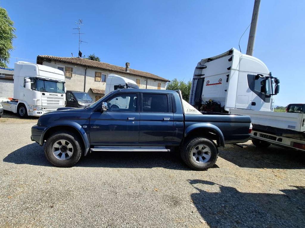 Mitsubishi L200 Foto 2