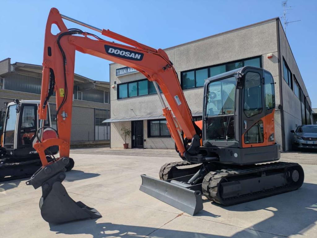 Doosan DX60r Foto 1