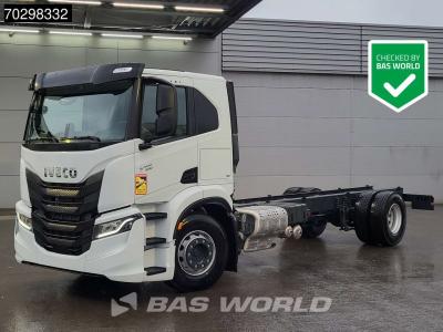 Iveco S-Way 340 4X2 NEW chassis! Automatic Navi ACC LED Euro 6 in vendita da BAS World B.V.