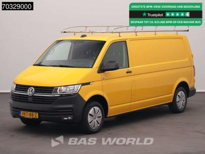 Volkswagen Transporter 90pk L2H1 Trekhaak Navi Airco Cruise Camera Imperiaal Parkeersensoren APK 03-2027 Euro6 in vendita da BAS World B.V.