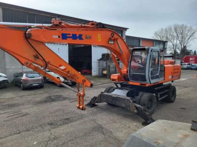 Fiat Kobelco EX215W in vendita da Centro Macchine Pavese srls