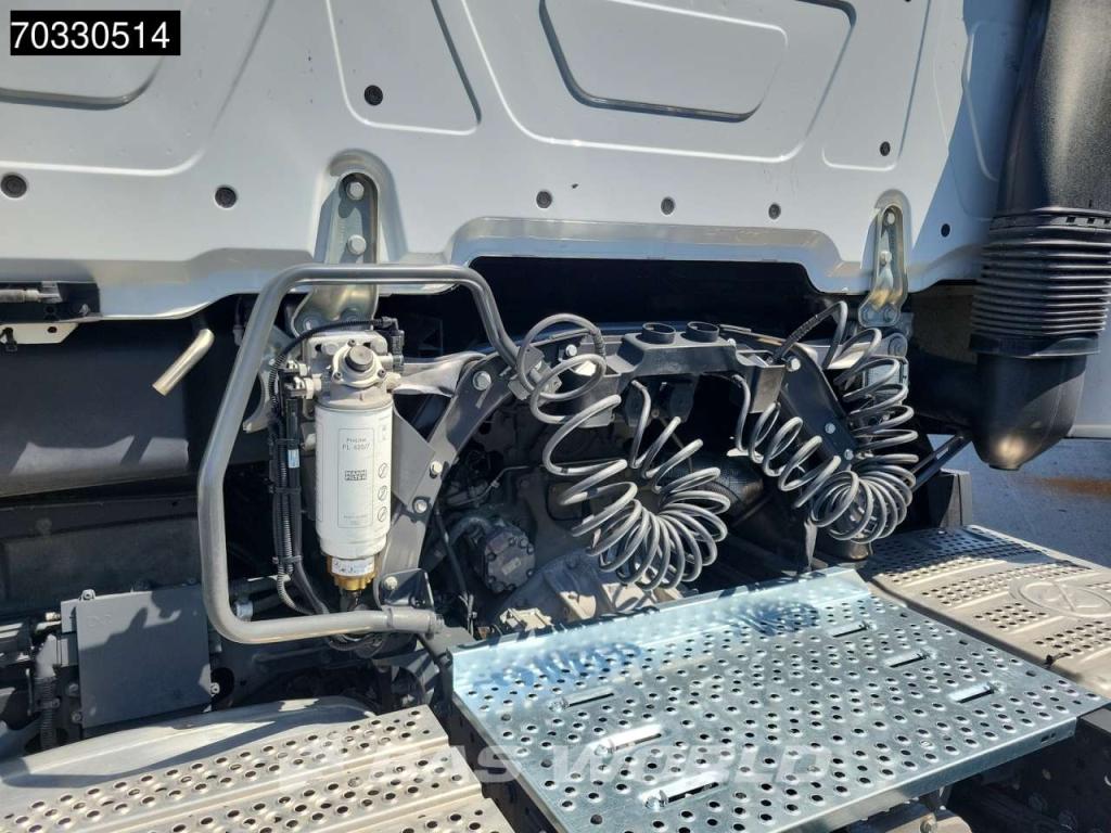 Mercedes-Benz Actros 1851 4X2 BigSpace 2xTanks Foto 13