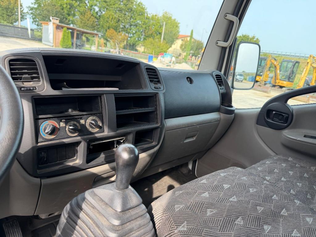 Nissan CABSTAR 35.11 Foto 8