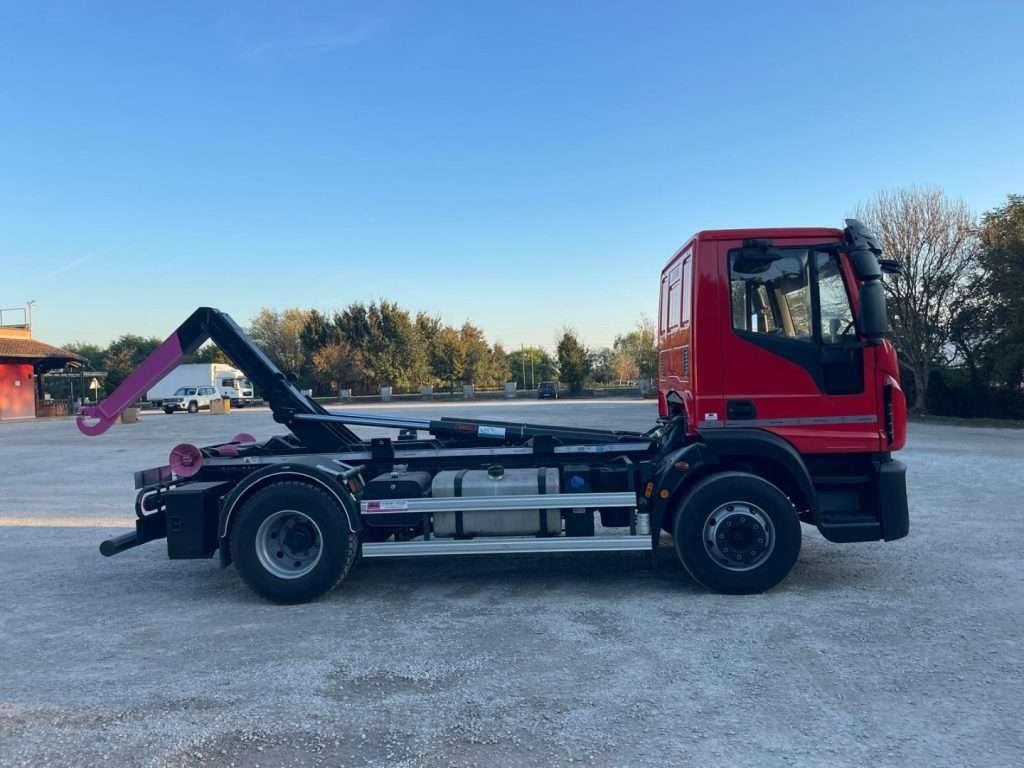 Iveco EUROCARGO 160E32 CON SCARRABILE NUOVO Foto 7