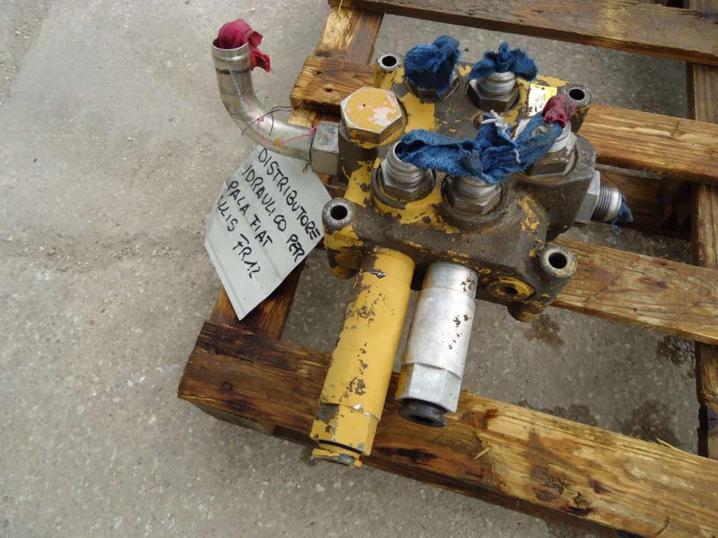 Distributore idraulico per Fiat Allis FR12 Foto 2
