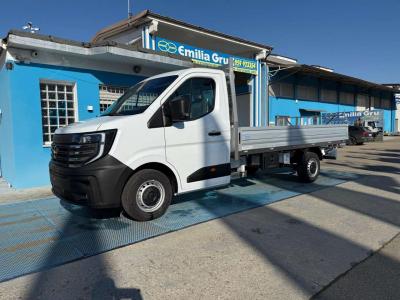 Nissan Interstar in vendita da Emilia Gru srl