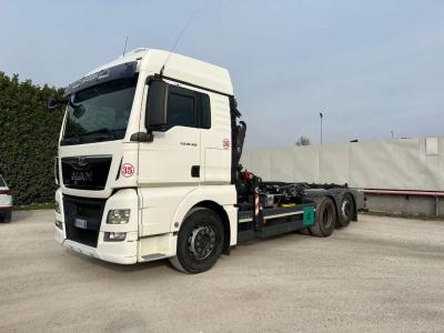 Man TGX 26.480 SCARRABILE CON GRU DIETRO CABINA in vendita da Aurora Srl