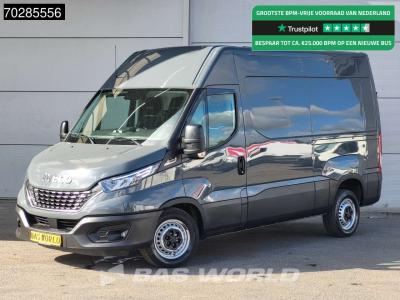 Iveco Daily 35S18 3.0L Automaat 180PK L2H2 3500kg Trekhaak LED Navi Airco Cruise Camera Euro6 L2 11m3 Air in vendita da BAS World B.V.