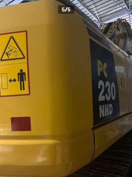 Komatsu PC 230 NHD Foto 2