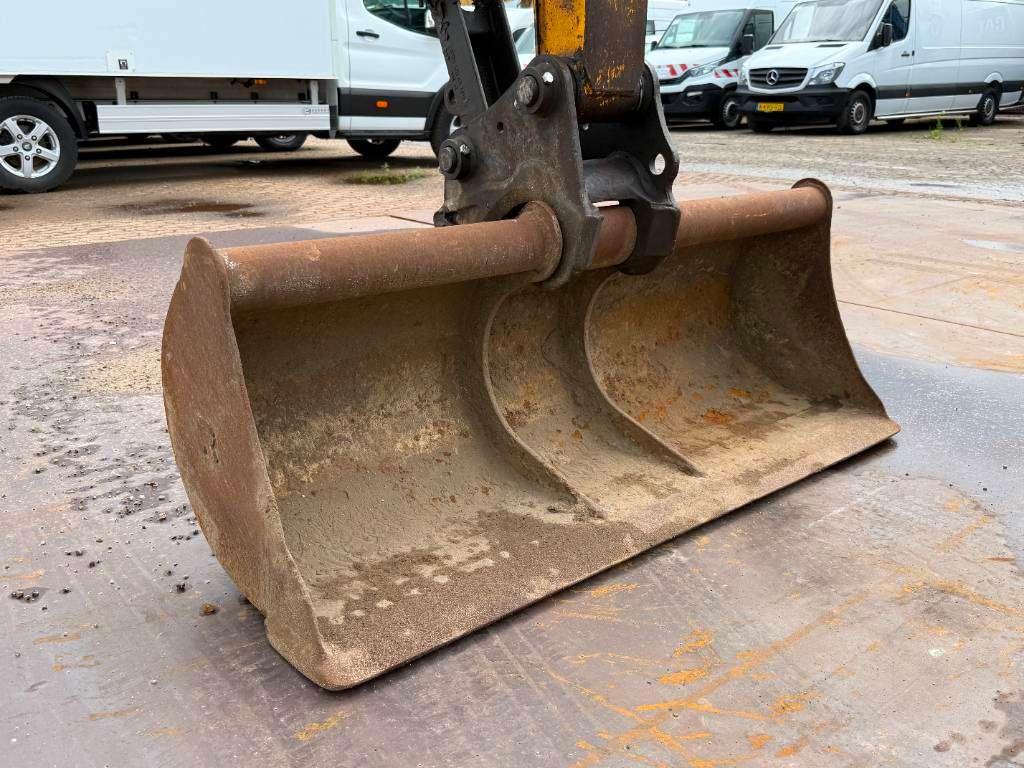 JCB 48Z-1 - Hammer Lines / Quick Coupler Foto 15