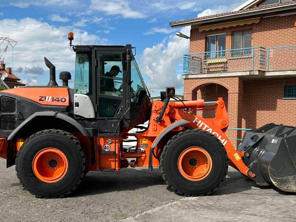 Hitachi ZW140-5B Foto 13