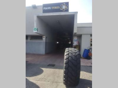 Bridgestone 23.5 R25 in vendita da Piave Tyres Srl