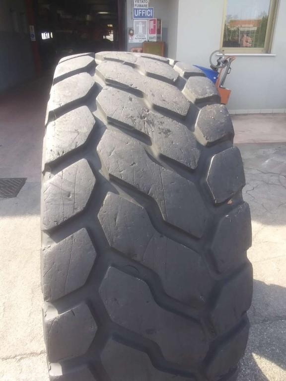 Bridgestone 23.5 R25 Foto 3
