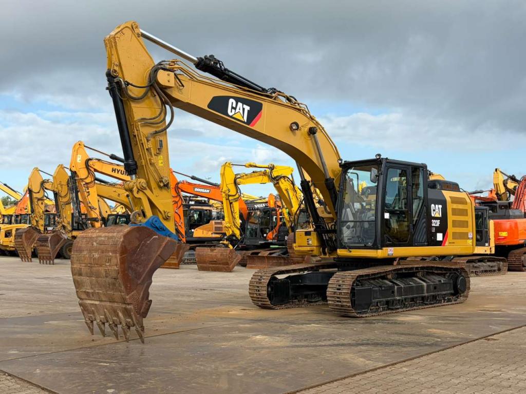 Caterpillar 323FLN Foto 2