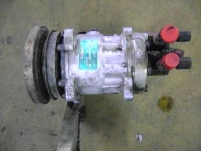 Compressore aria condizionata per Caterpillar 325 B in vendita da PRV Ricambi Srl
