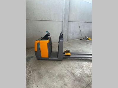 Jungheinrich ECE 225 in vendita da Deal Di Balliu Mentor & c. Sas