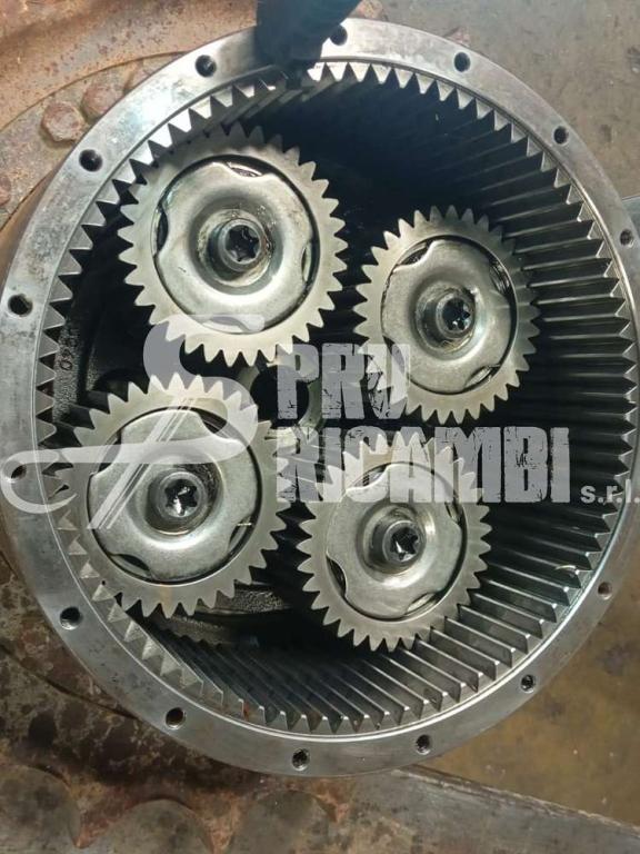 Riduttore di traino per New Holland E 245 C Foto 2