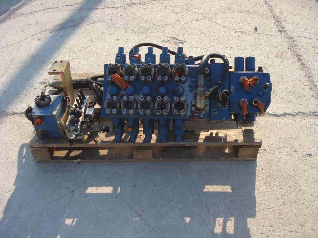 Distributore idraulico per Fiat Hitachi 150W3 Foto 7