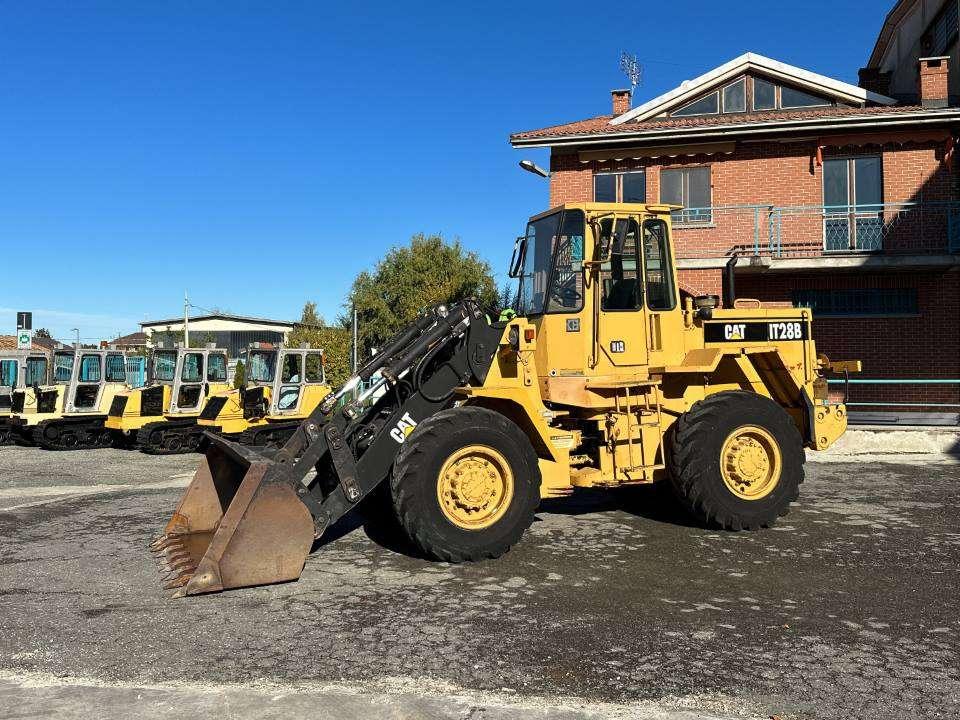Caterpillar IT28B Foto 1