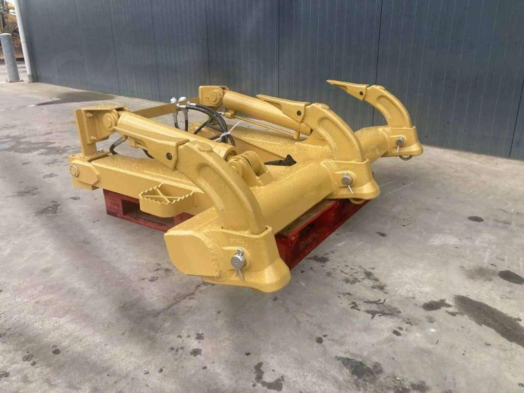 Caterpillar D5M Ripper Foto 1