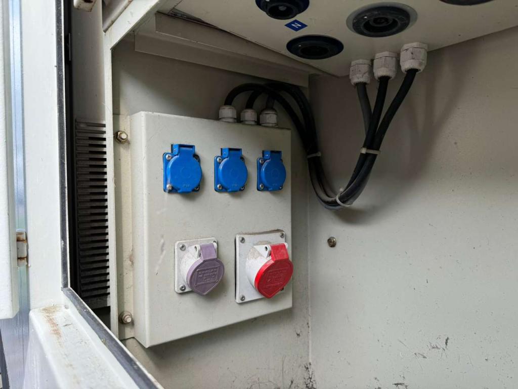 Olympian GEP165 150kVA Generator set on trailer Foto 29