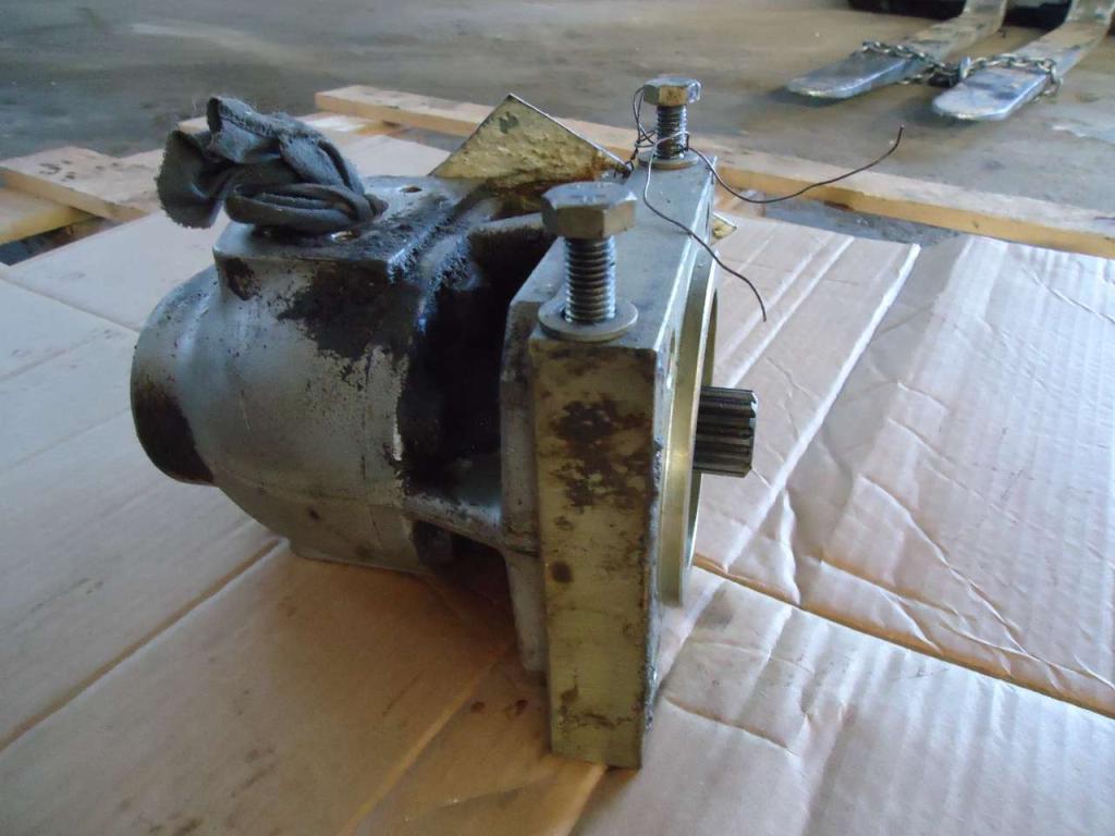 Pompa idraulica di sterzo per Fiat Kobelco W270 Foto 2