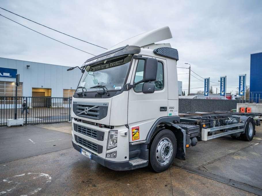 Volvo FM 330 Foto 1