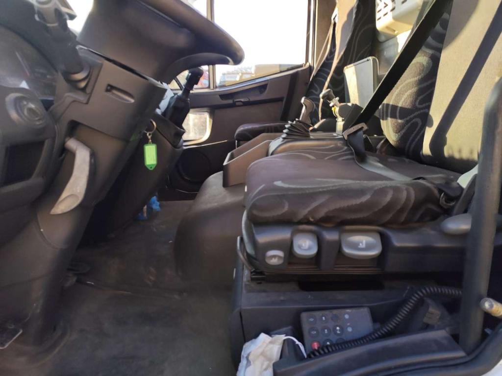 Iveco EUROCARGO ML120E25 Foto 7