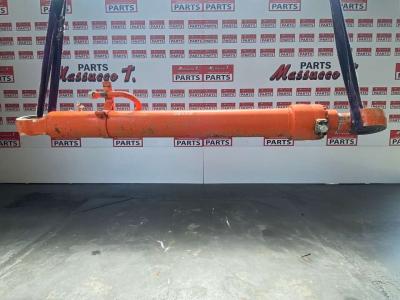 Pistone sollevamento per Hitachi ZX280 in vendita da Massucco T. Srl Area Ricambi