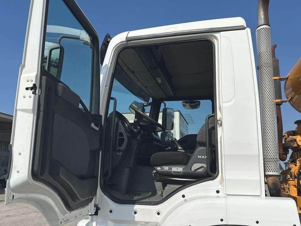 Man TGM 18.330 4X4 Foto 15