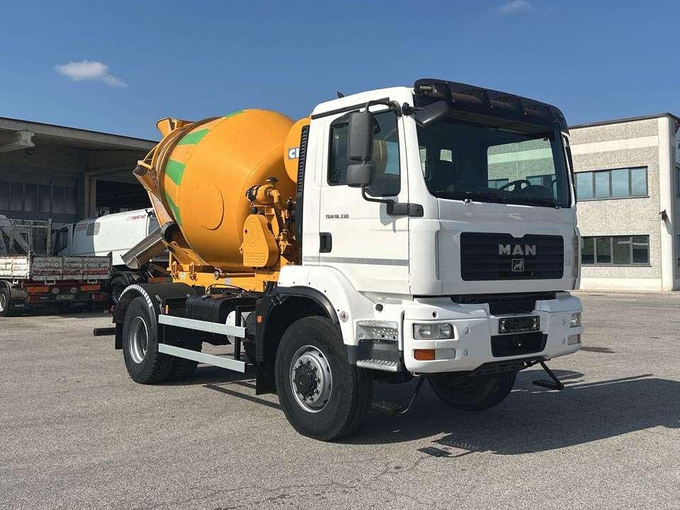 Man TGM 18.330 4X4 Foto 21
