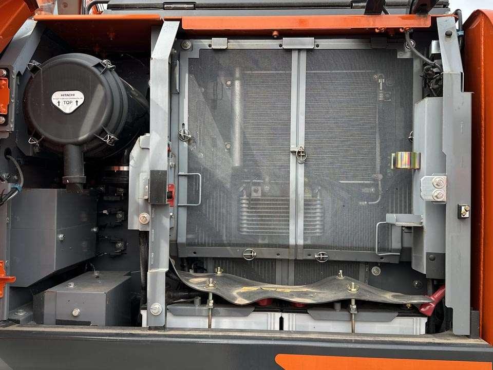 Hitachi ZX180LCN-7 Foto 8
