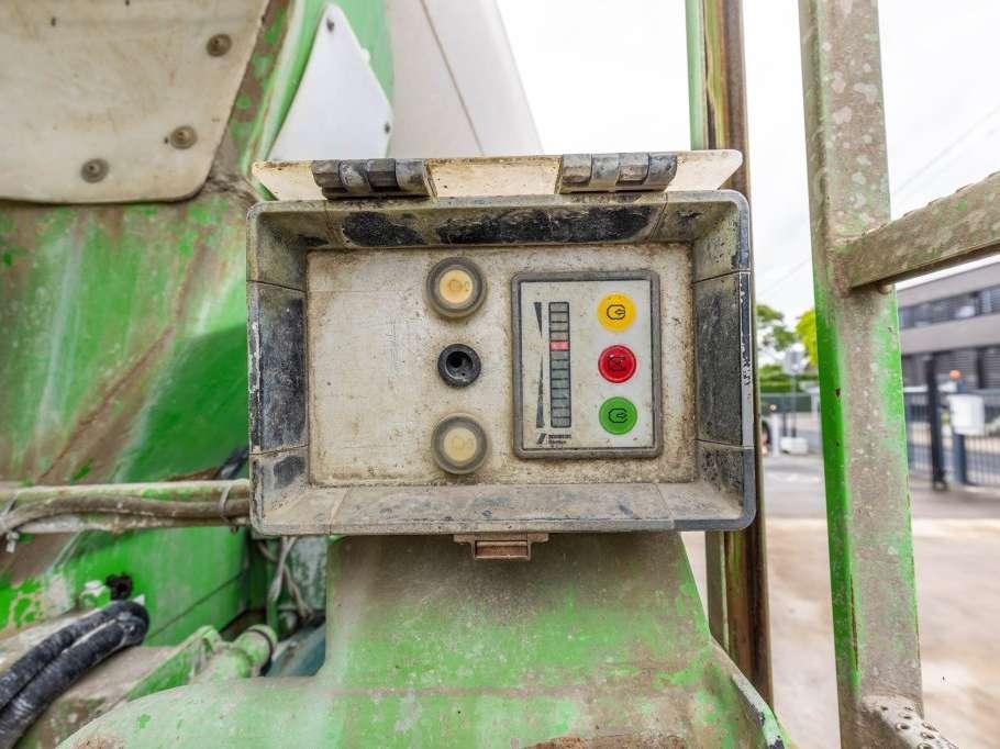 Scania P400 +STETTER 7m3+TAPIS THEAM TS 13 Foto 12