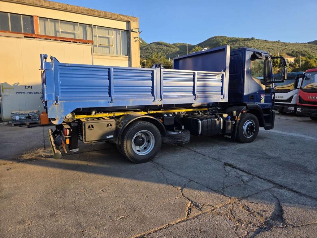 Iveco EUROCARGO CUBE 120-220 Foto 17
