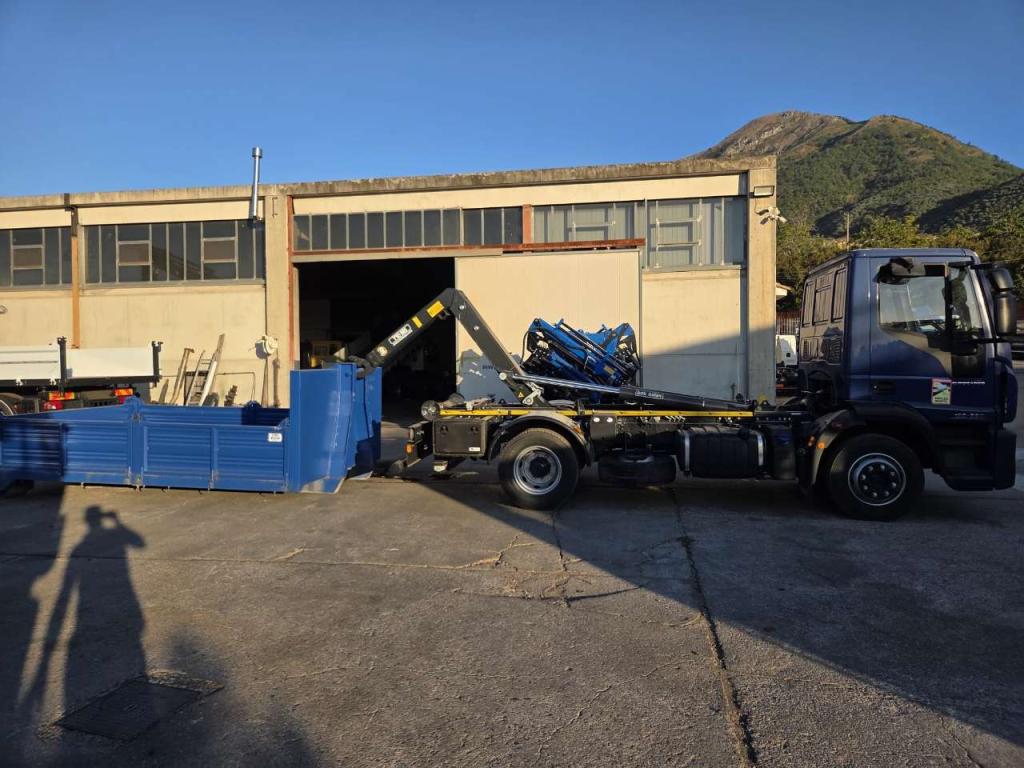 Iveco EUROCARGO CUBE 120-220 Foto 6