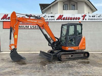 Hitachi ZX65USB-5A CLR