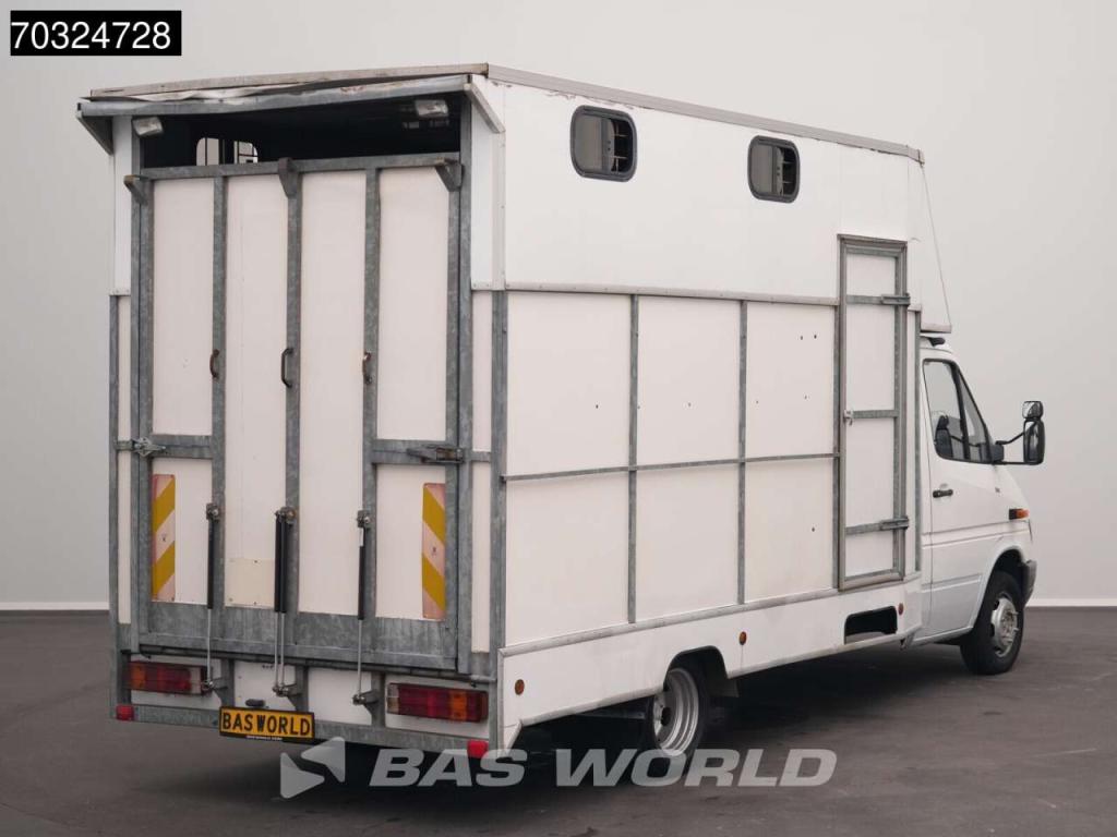 Mercedes-Benz Sprinter 412 D Dubbellucht Paardenwagen Horsetruck Pferdenwagen Foto 2