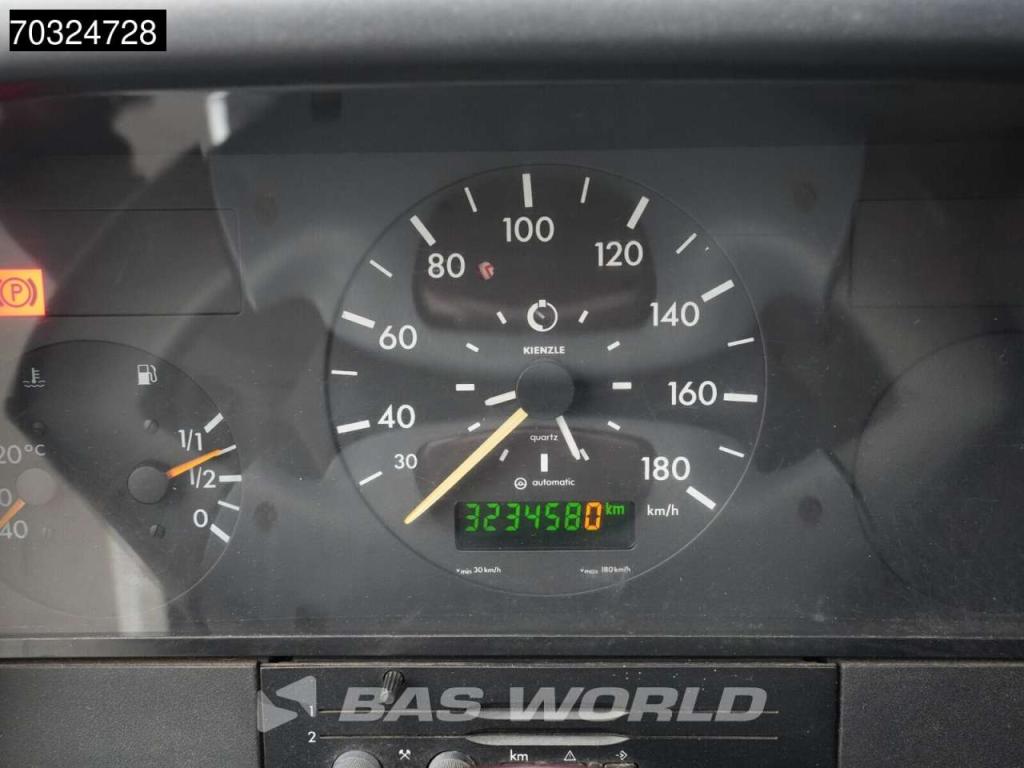 Mercedes-Benz Sprinter 412 D Dubbellucht Paardenwagen Horsetruck Pferdenwagen Foto 26