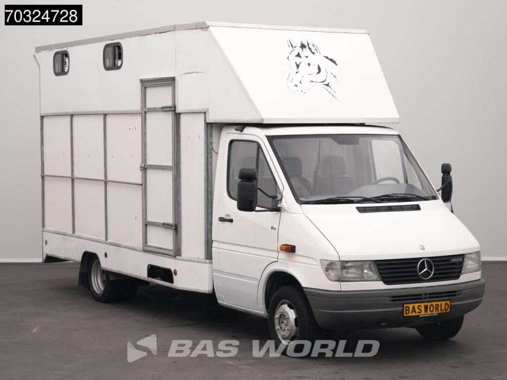 Mercedes-Benz Sprinter 412 D Dubbellucht Paardenwagen Horsetruck Pferdenwagen Foto 5