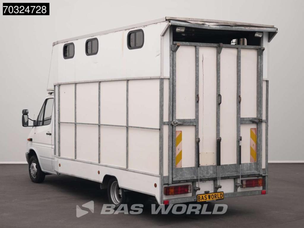 Mercedes-Benz Sprinter 412 D Dubbellucht Paardenwagen Horsetruck Pferdenwagen Foto 6