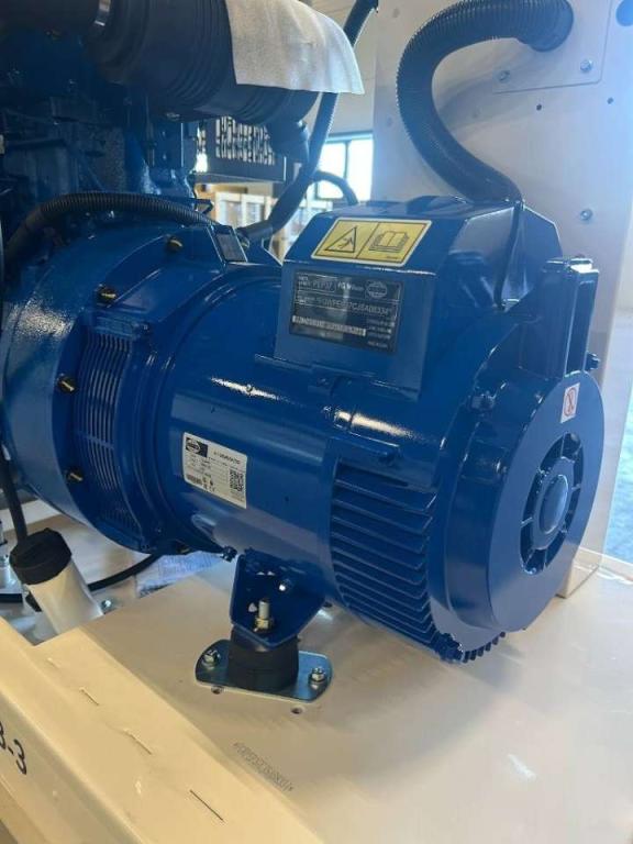 FG Wilson P33-3 - 33 kVA Open Genset - DPX-16003-O Foto 16