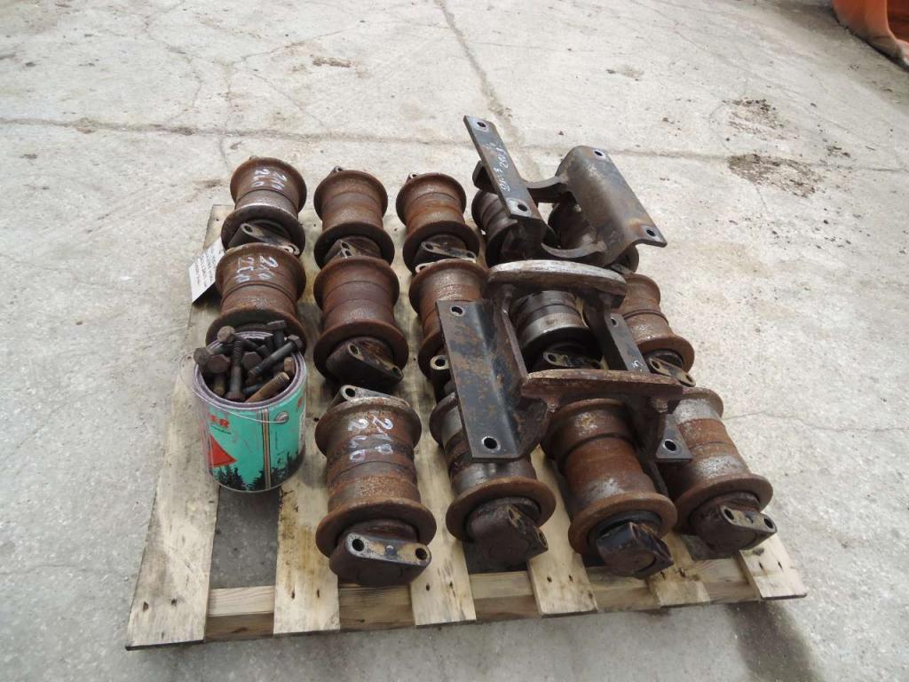 Rulli inferiori per Hitachi ZX210.3-ZX240.3 Foto 3