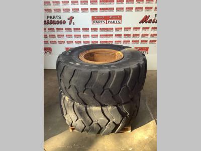 Pneumatico con Cerchio per Caterpillar 924G in vendita da Massucco T. Srl Area Ricambi