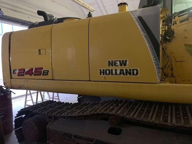 New Holland E245B Foto 17