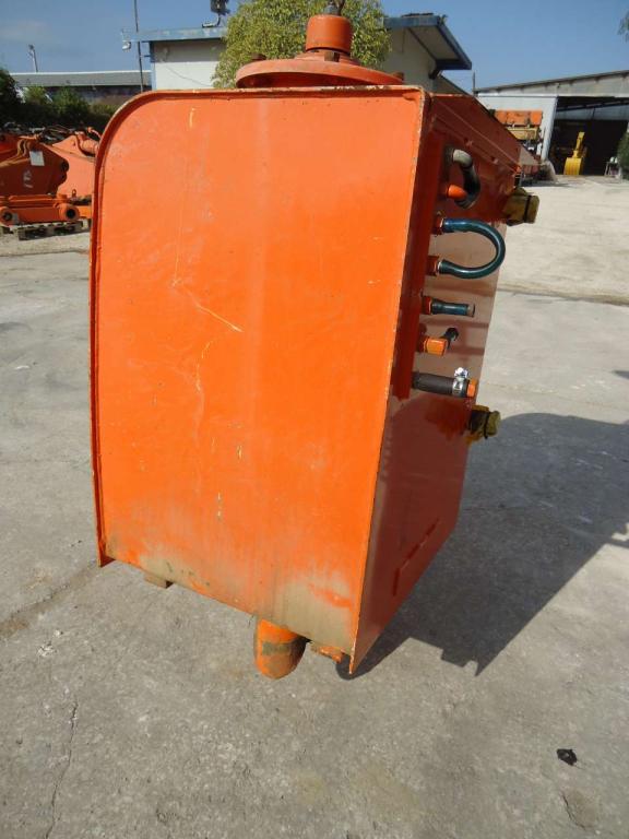 Serbatoio olio idraulico per Hitachi ZAXIS 210N - 240N Foto 3